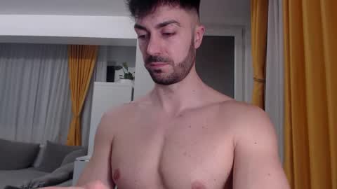 Snapshot of julianroyce chatting on February 25, 5:55 pm JulianRoyce online show from February 25, 5:55 pm