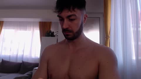 Snapshot of julianroyce chatting on February 27, 6:46 am JulianRoyce online show from February 27, 6:46 am