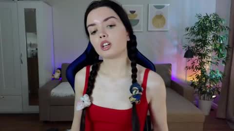 Snapshot of juliaortega_ chatting on May 9, 7:13 am Julia online show from May 9, 7:13 am