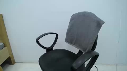 julie9x online show from December 17, 7:36 am