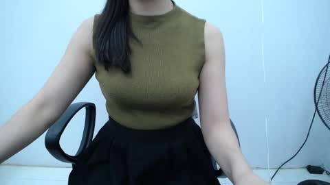 Snapshot of julie9x chatting on June 29, 8:31 pm julie9x online show from June 29, 8:31 pm