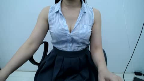 Snapshot of julie9x chatting on July 18, 10:24 pm julie9x online show from July 18, 10:24 pm