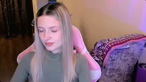 Julie online show from January 13, 3:50 pm