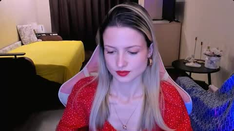 Julie online show from March 13, 2:45 pm