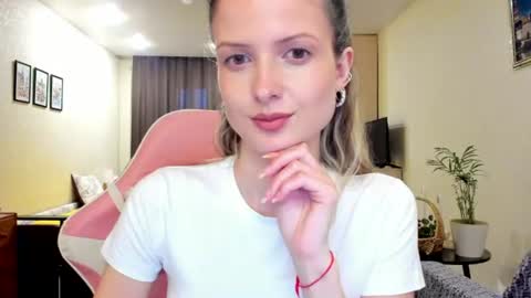 Julie online show from June 21, 4:53 pm