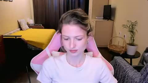 Julie online show from June 27, 3:28 pm