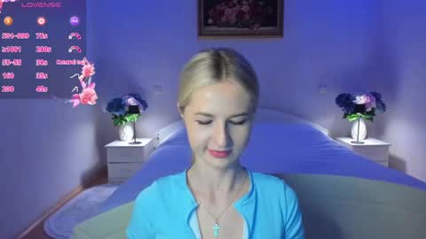 julieblazex online show from May 21, 9:55 pm