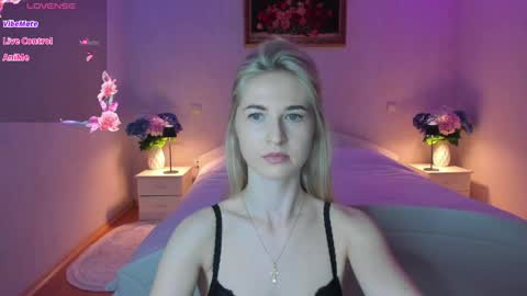 julieblazex online show from June 7, 7:39 pm