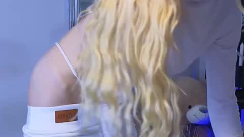 Julia online show from February 8, 1:14 pm