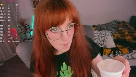 Snapshot of juliet_schoolgirl chatting on May 31, 6:09 pm Juliet online show from May 31, 6:09 pm