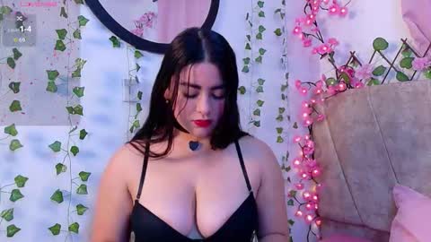 julietatorres_ online show from January 6, 1:31 am