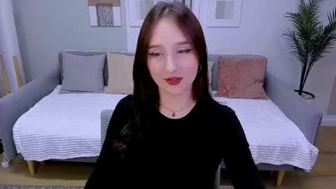 juliettemonli online show from May 6, 2:33 pm