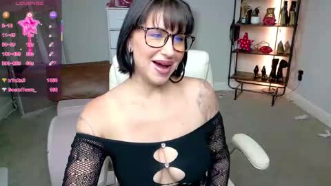 Julie online show from February 26, 3:55 pm