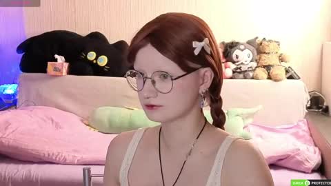 julifisher online show from May 3, 4:18 am