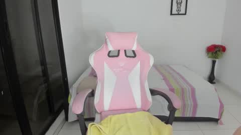 Juline Smith online show from December 1, 10:42 am