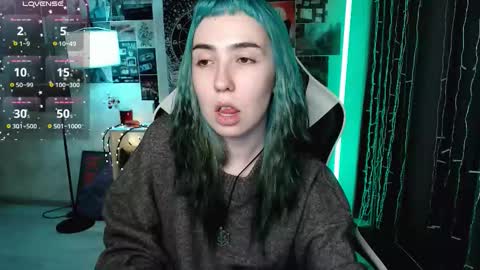 Snapshot of julscinamon chatting on February 22, 4:49 pm Baroness Von Cringe online show from February 22, 4:49 pm