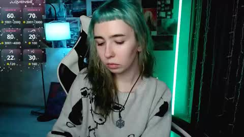 Snapshot of julscinamon chatting on February 28, 4:30 pm Baroness Von Cringe online show from February 28, 4:30 pm