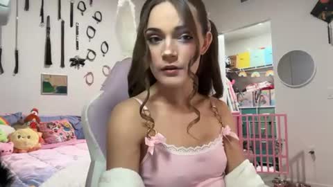 Snapshot of juni_thepuppy chatting on July 19, 6:39 am juni_thepuppy online show from July 19, 6:39 am