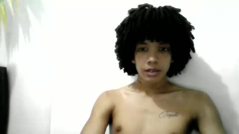junior_thegoldenboy online show from May 20, 8:59 pm