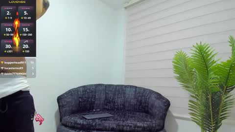 Snapshot of juniormorris_ chatting on March 17, 1:32 am Junior online show from March 17, 1:32 am