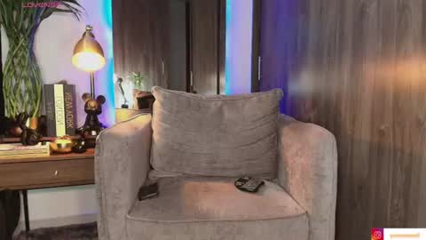 junniormontaner online show from July 20, 4:27 am