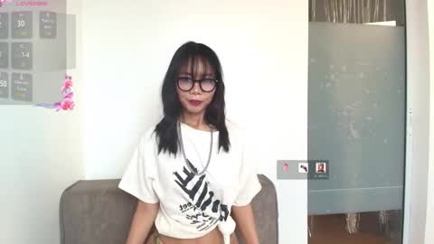 junovaughn online show from March 15, 2:39 am