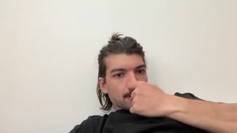 just_a_guy_with_a_big_cock online show from April 25, 12:30 pm