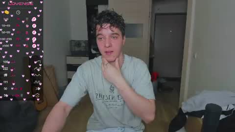 Snapshot of just_edwins chatting on June 17, 3:02 pm Edwins online show from June 17, 3:02 pm