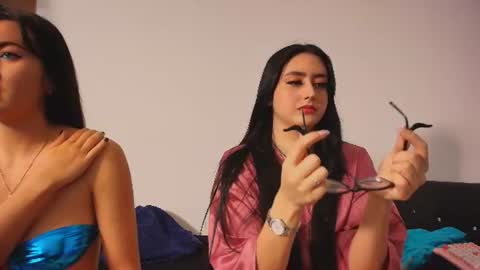  Isa y Luci  online show from July 21, 1:02 pm