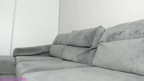 Snapshot of justacuddlie chatting on February 15, 4:03 am Jenny Welcome3 online show from February 15, 4:03 am