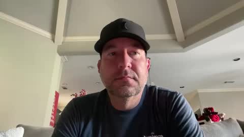 Snapshot of justfitnfun chatting on December 17, 3:28 pm justfitnfun online show from December 17, 3:28 pm