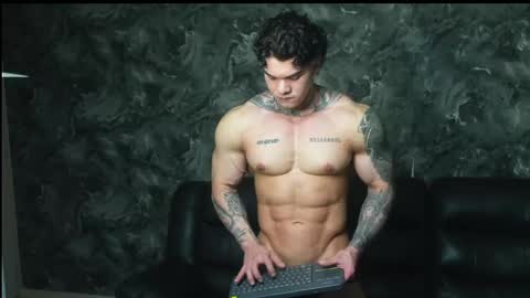 justin clark1 online show from May 16, 2:52 am