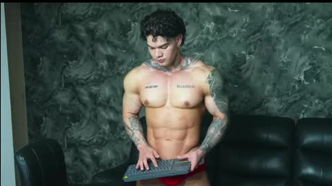 justin clark1 online show from June 6, 4:39 am
