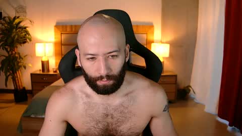 Justin online show from April 4, 11:40 am