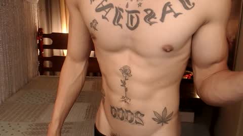 justine_hunk online show from February 18, 5:25 am