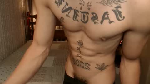 justine_hunk online show from March 17, 3:37 pm