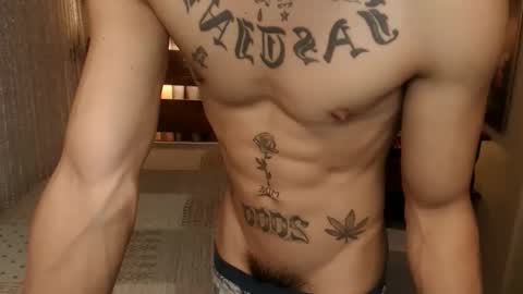 justine_hunk online show from March 26, 6:13 pm