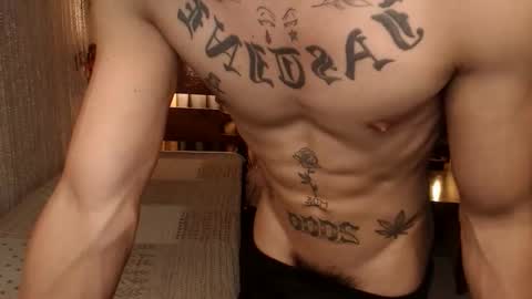 justine_hunk online show from April 15, 7:26 am