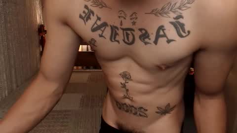justine_hunk online show from May 23, 5:56 am
