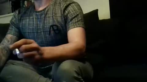 justmehere077 online show from December 21, 1:47 am