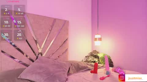 Mia online show from July 23, 12:24 am