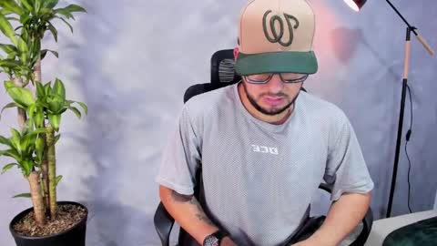 Kaan  Annie online show from April 5, 10:07 pm