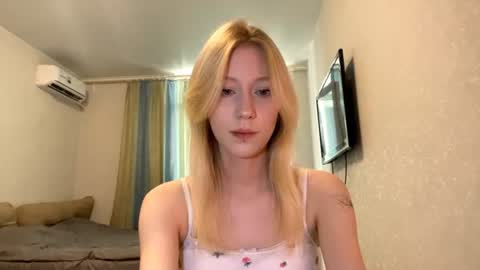 Snapshot of kacicasal chatting on July 12, 12:18 pm Mia 1st day here online show from July 12, 12:18 pm