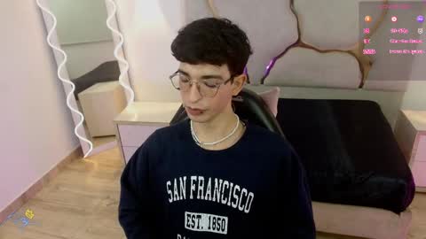 kai_tay1 online show from April 18, 11:36 am