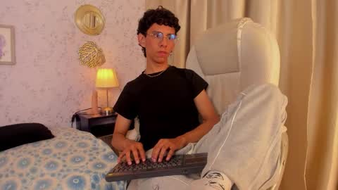 kai online show from March 13, 3:24 am