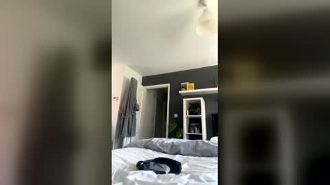 Snapshot of kaipup22 chatting on April 6, 1:12 pm kaipup22 online show from April 6, 1:12 pm