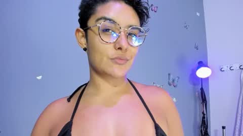 kaira_mosse_ online show from October 23, 12:59 pm