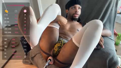 Snapshot of kaitemptation chatting on February 10, 7:40 pm Malakai Kai or Ky online show from February 10, 7:40 pm