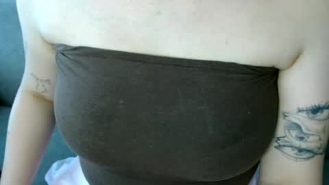 Kaitlin online show from July 1, 10:06 am