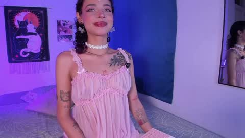 Snapshot of kalahnna chatting on June 3, 10:59 pm Kalahnna online show from June 3, 10:59 pm